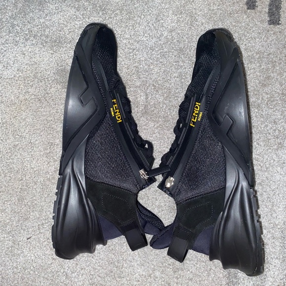 ❌SOLD❌ FENDI SNEAKERS - Picture 5 of 8